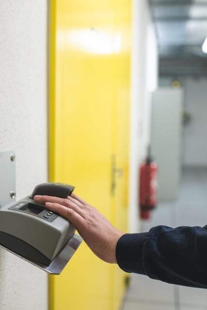Accès biométrique par empreinte veineuse
